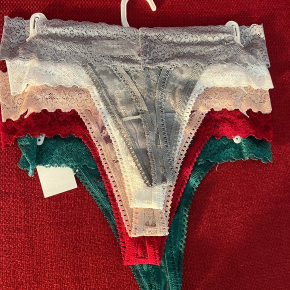 Jessica Simpson Lace 5 pack Thong - Picture 2 of 4